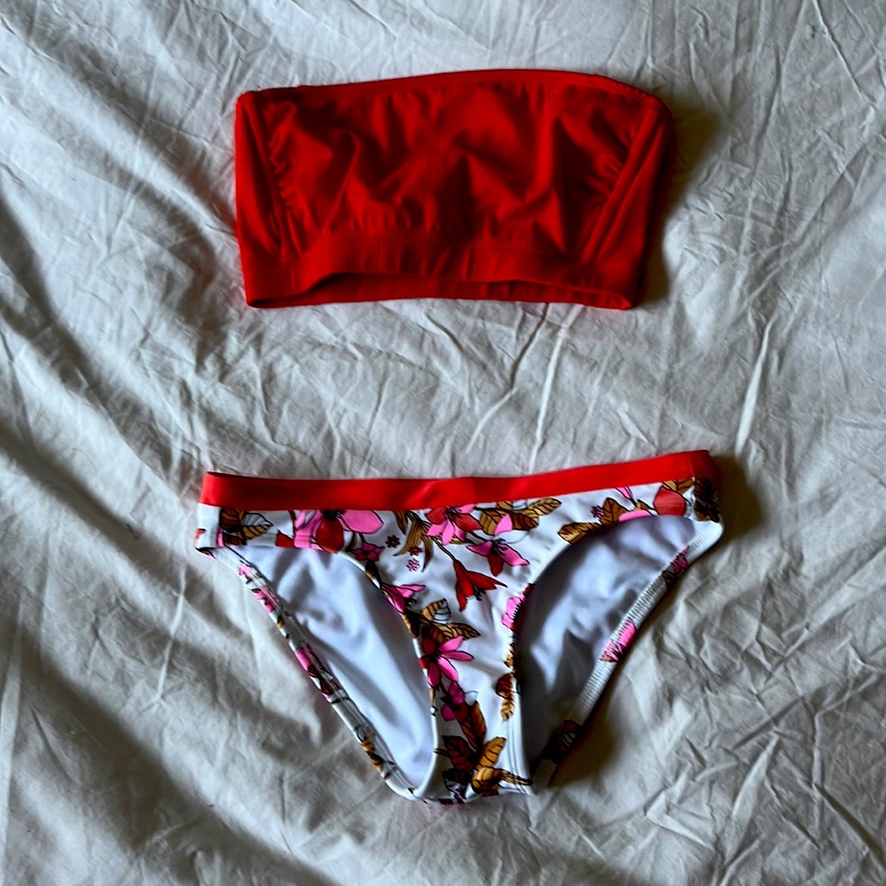 Strapless bikini